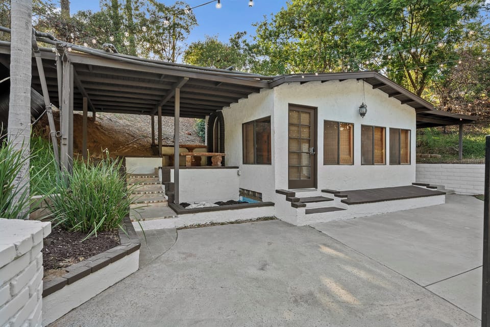 A private guest house for added comfort and flexibility