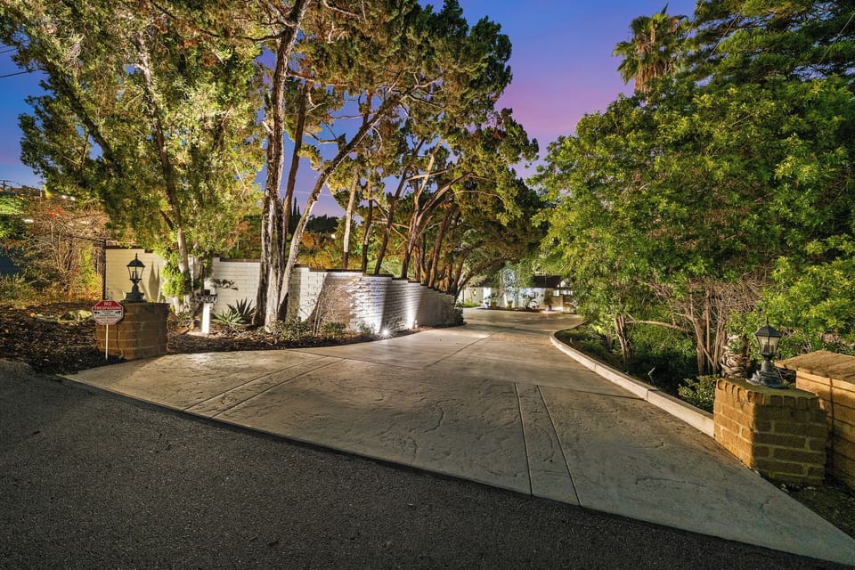 Easy arrival with a spacious gated driveway