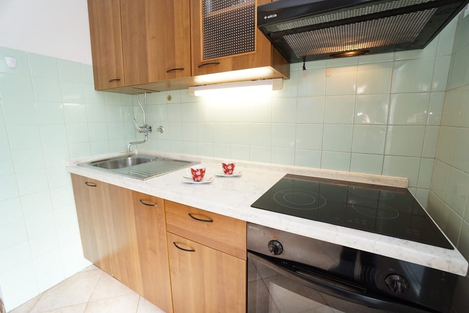 Kitchen 1