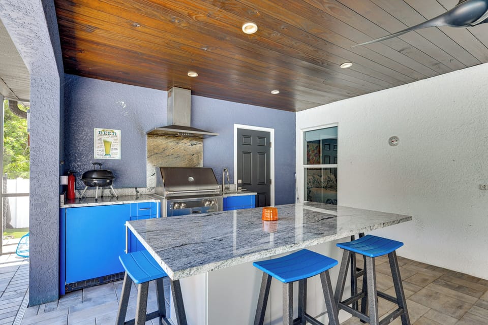 Outdoor Kitchen