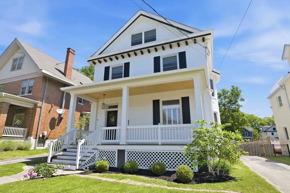 Welcome to Hillside Hyde Park Home!​