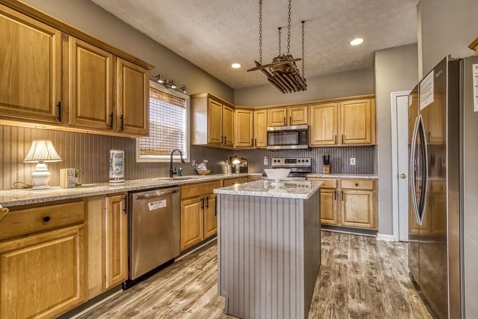 Kitchen – Bright space for shared meals