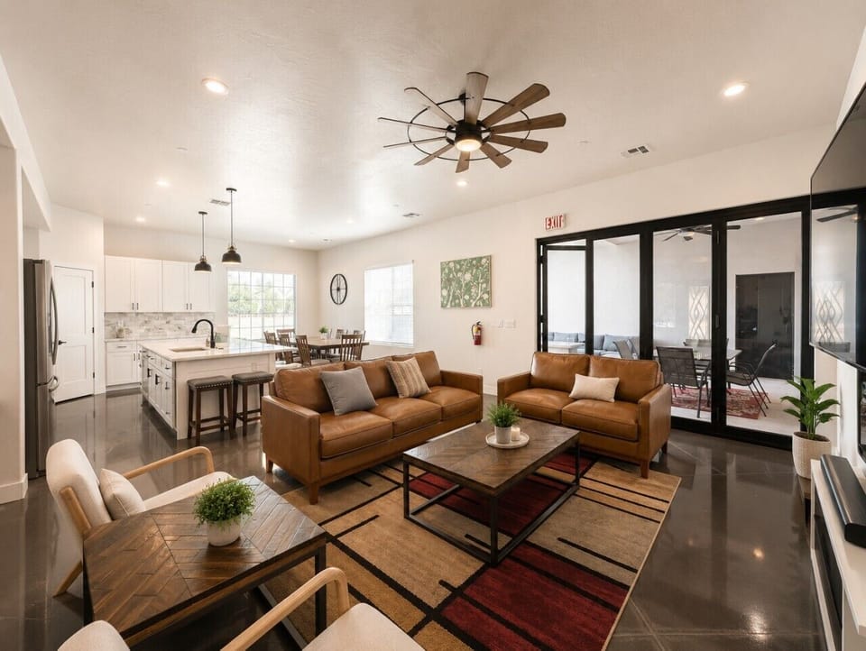 Main House Living Room - Open Space