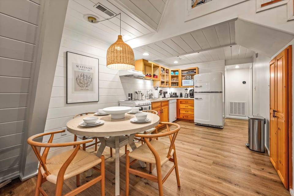Dining Area for Four