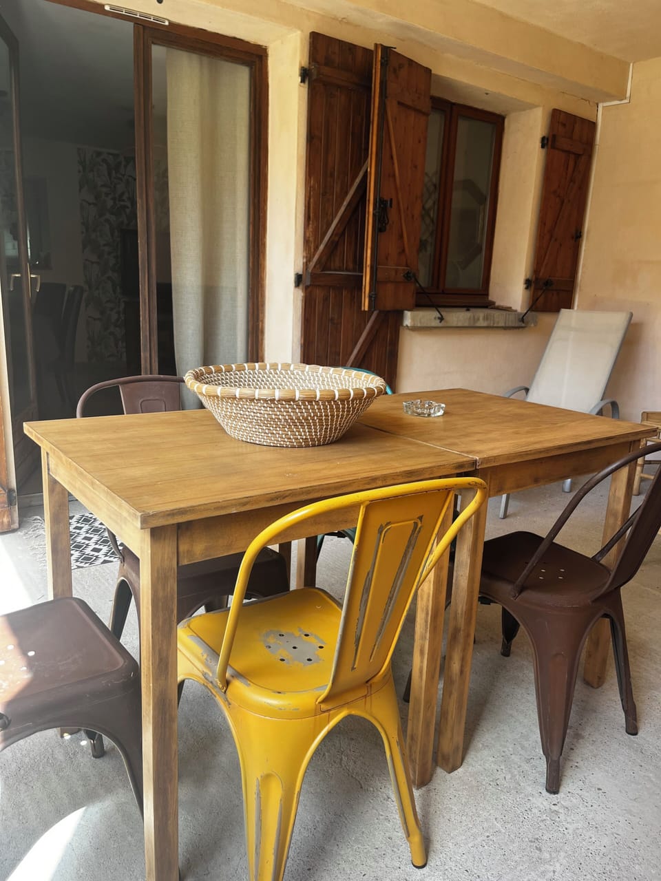 Outdoor dining
