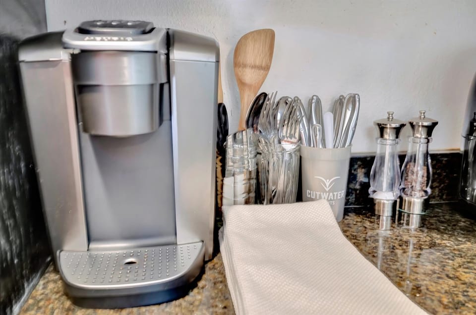 Keurig coffee maker and kitchen essentials included