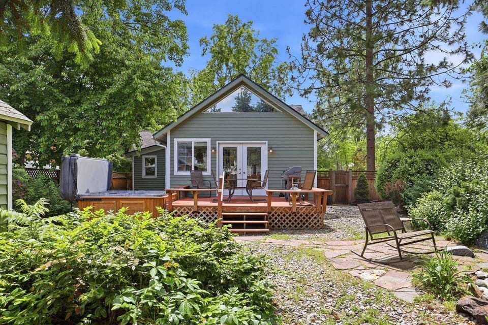 The perfect back area for entertaining and family time!