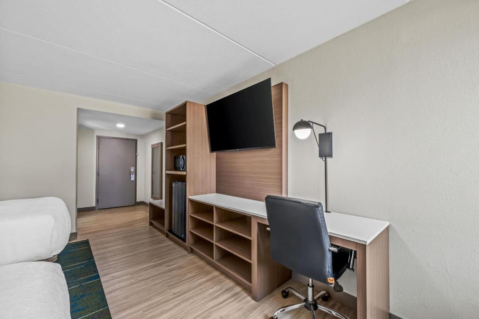 Bedroom. Interior and views may vary based on location and availability.
