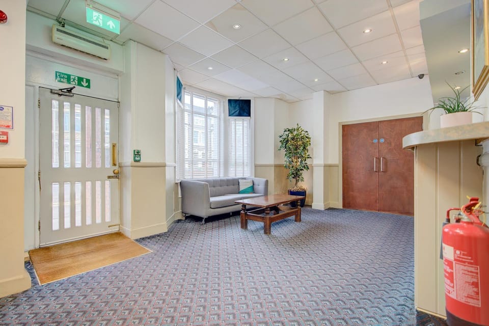 Entrance / Reception