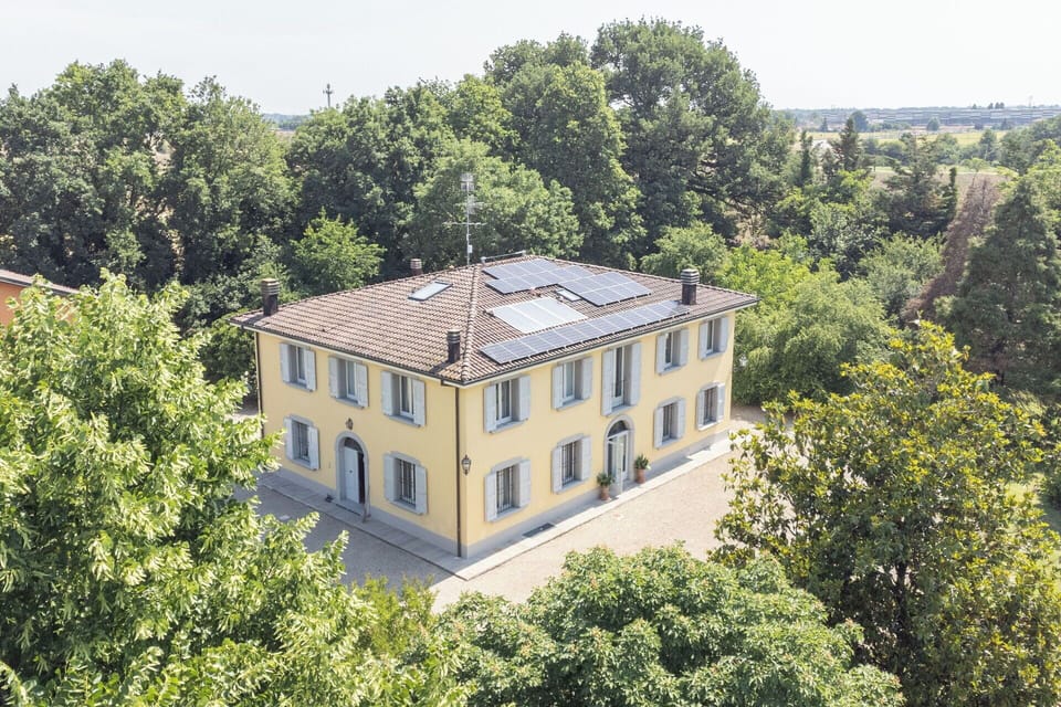 Activities, Amenities, Building Exterior, Kitchen, Outdoor, Pool, Spring, Summer, Wellness
