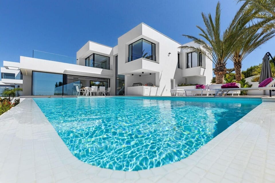 Holiday Home Swimming Pool