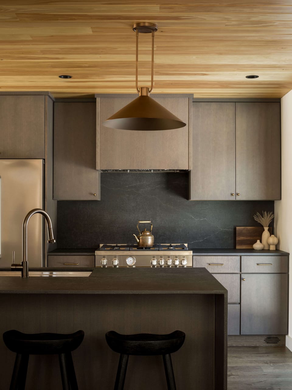 Prepare delicious meals while on vacation in our modern kitchen. 