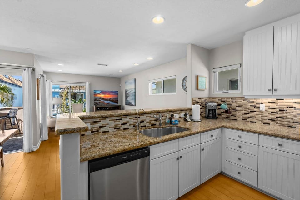 Family vacation rental kitchen belmont park san diego