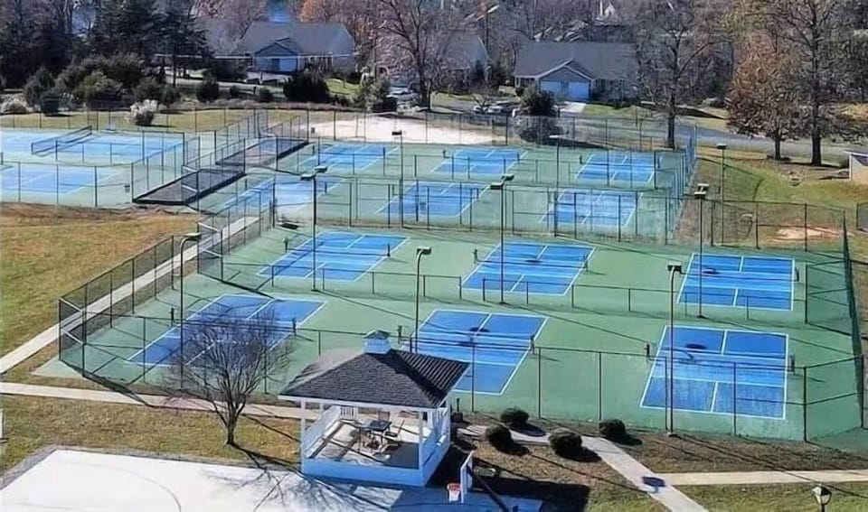Pickle ball courts 1