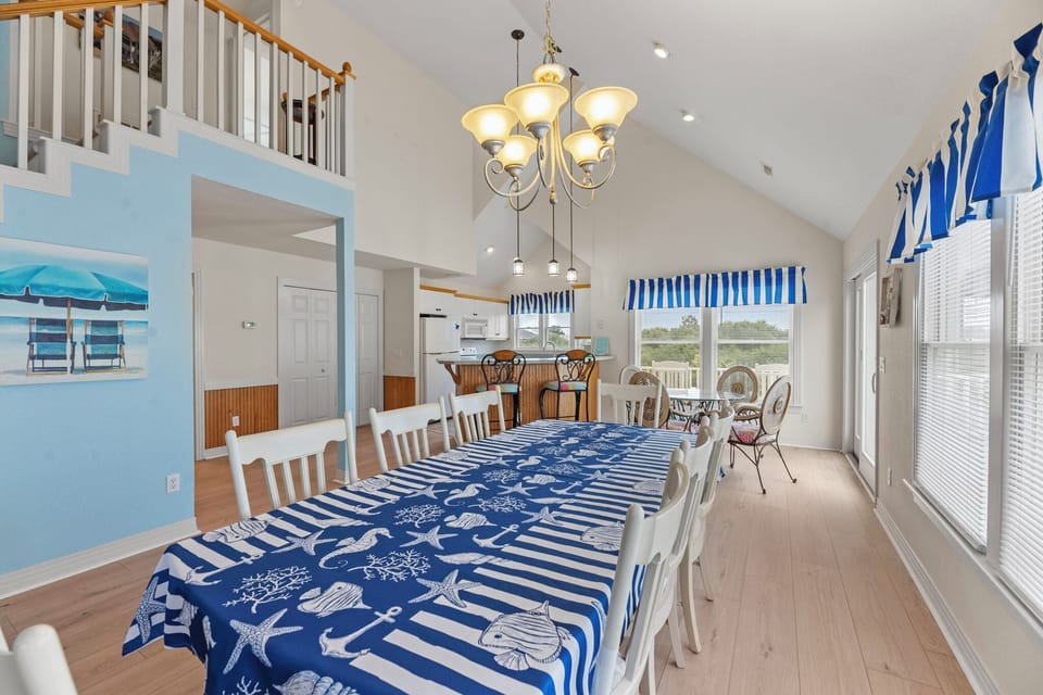 HK32: New Wave | Mid Level Dining Area