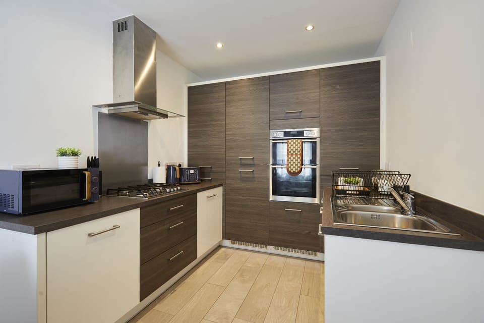 Fully equipped kitchen with everything you need