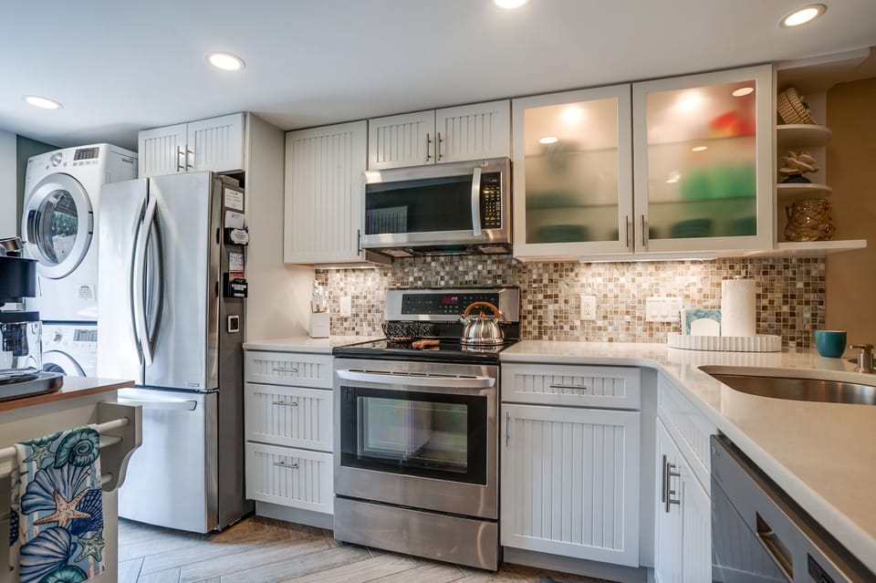 Fully Stocked Kitchen w/ Upgrades & all the Modern Convenience!