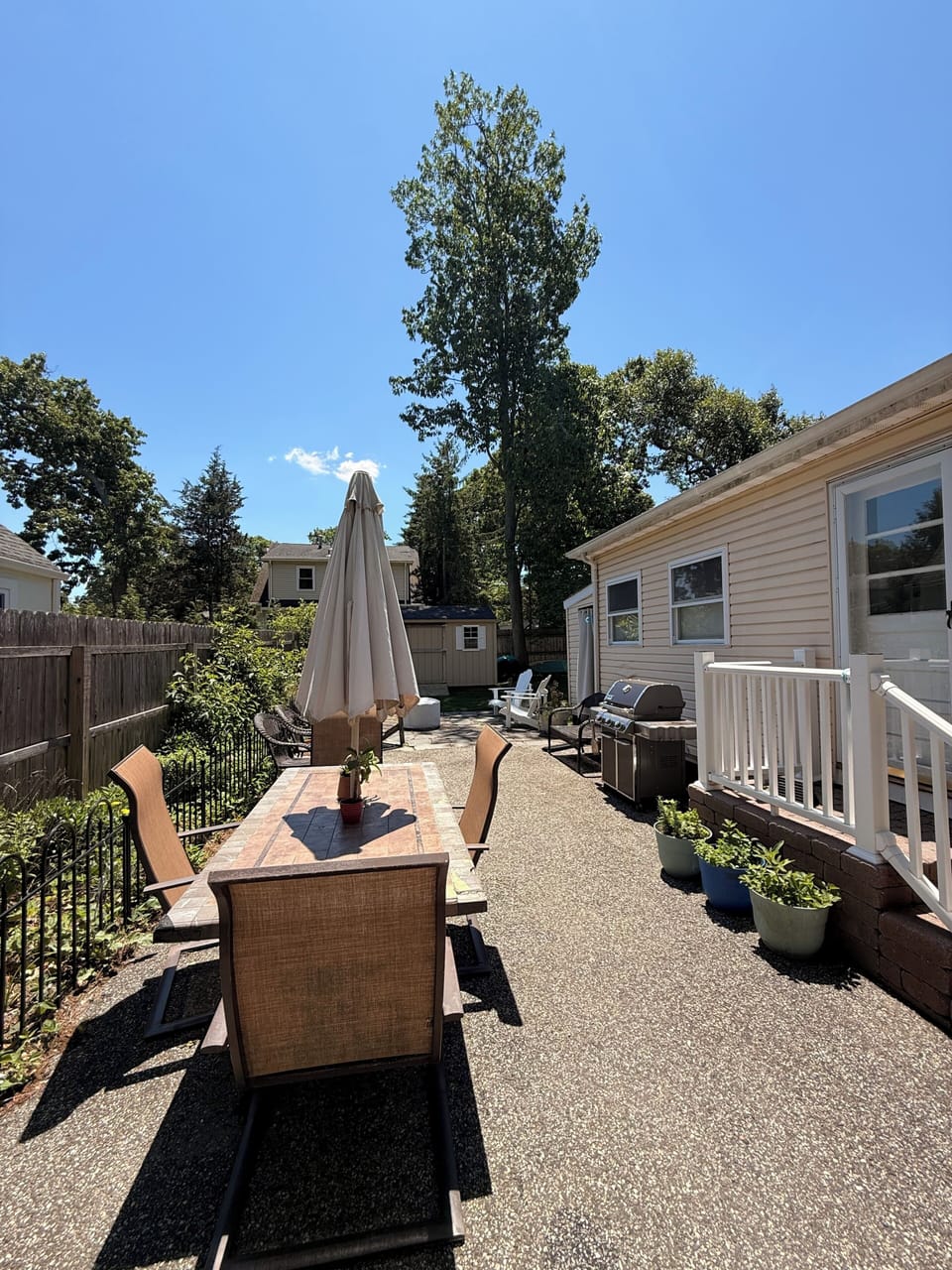 Outdoor dining