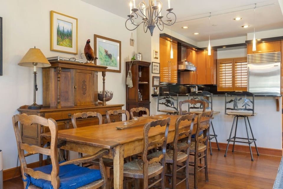 8 person dining table