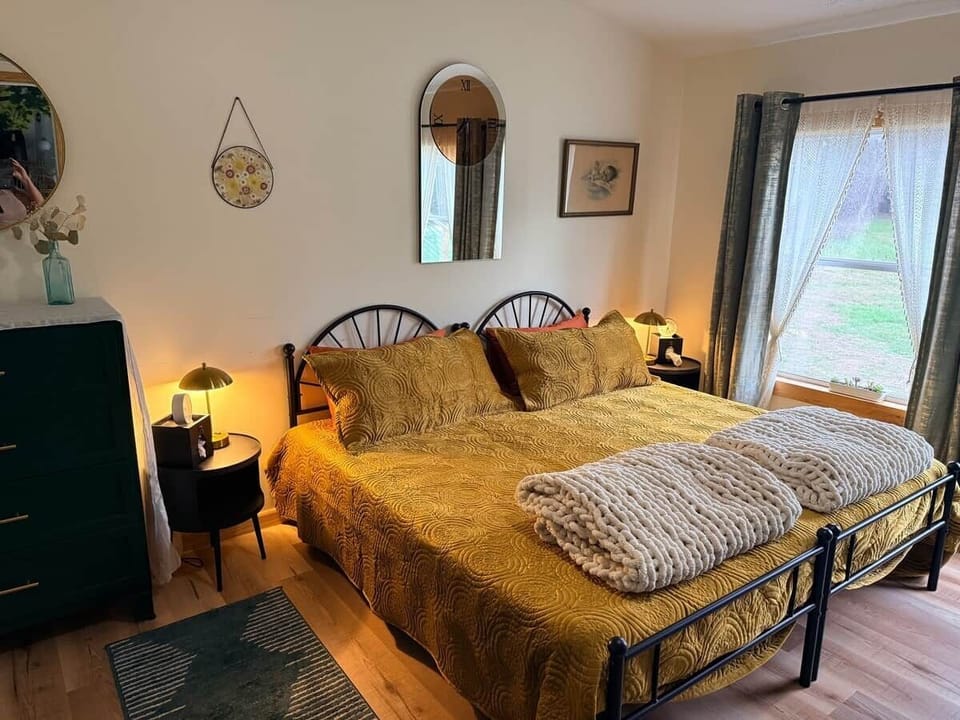 All 4 bedrooms can easily be put into “King Mode” to accommodate those who want a giant king size bed. 