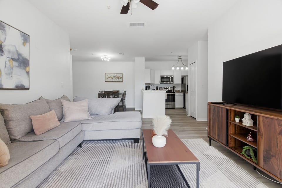 4-web-or-mls-8908LegacyCt-27
