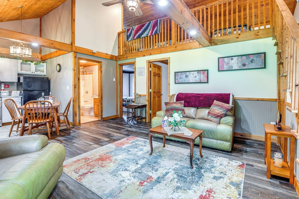 Cabin 3 | Living Room | 1st Floor