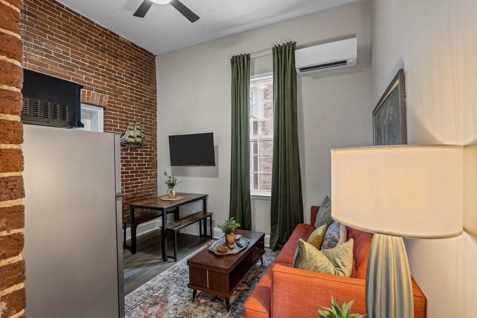 Overall view of living room 