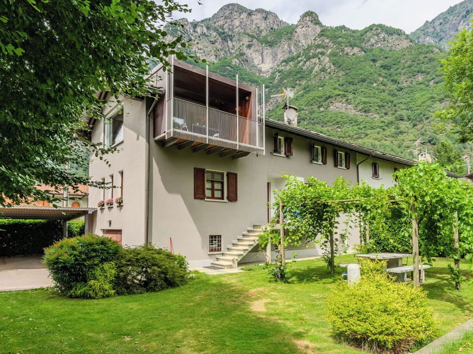 Residential Area, Mountain Range, Cottage, Hill Station, Valley, Garden, Yard, Estate, Lawn, Alps