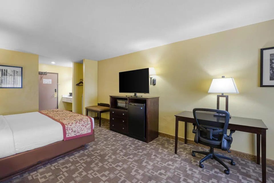 Bedroom. Interior and views may vary based on location and availability.