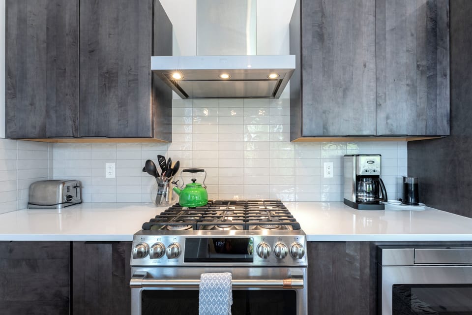 Gas range stove perfect for cooking | Interior
