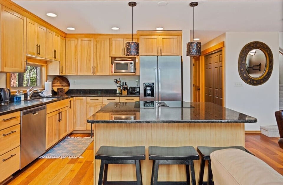 Kitchen stocked for easy meals and family dinners.
