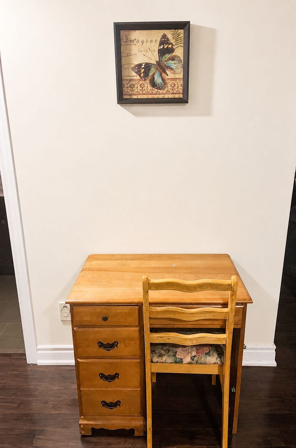 Dedicated Desk /Workspace - Laptop Friendly