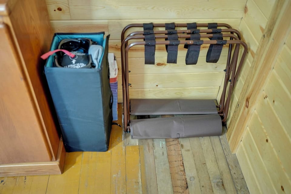 Pack n play and luggage racks provided