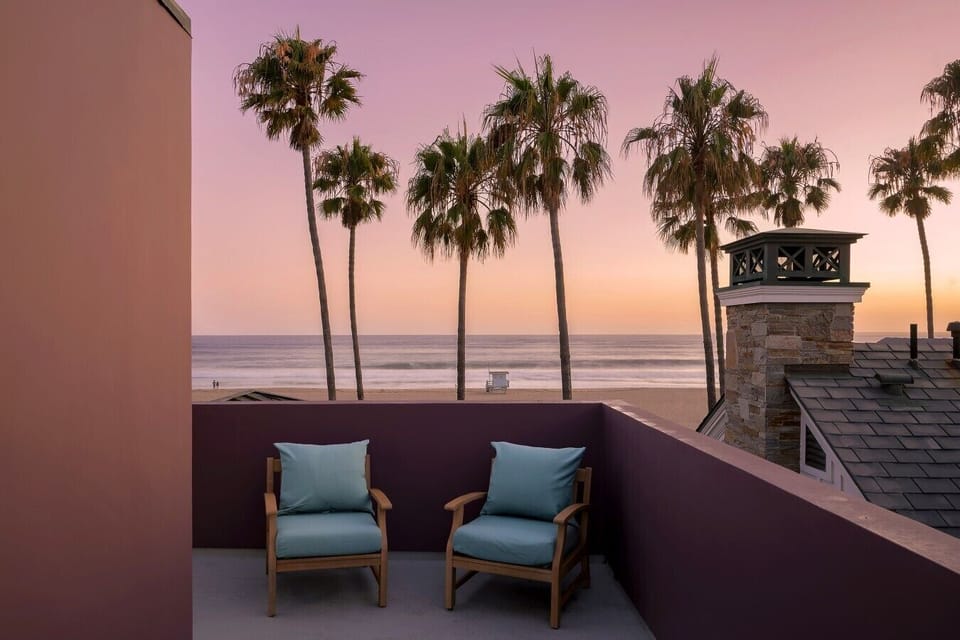 Oceanfront 4 Bedroom Home Venice Beach - Pink Sunset from the Rooftop Balcony