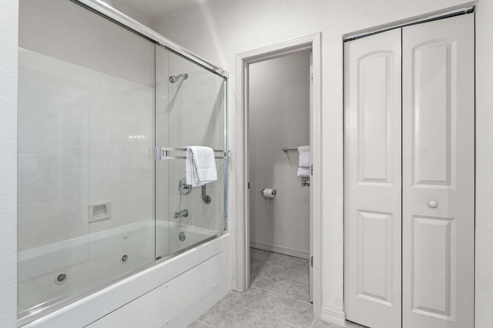 Primary Bathroom- Jetted Tub/Shower Combo