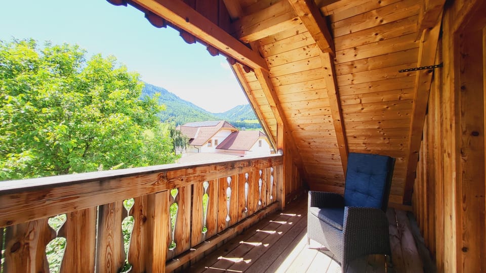 Balcony with seating