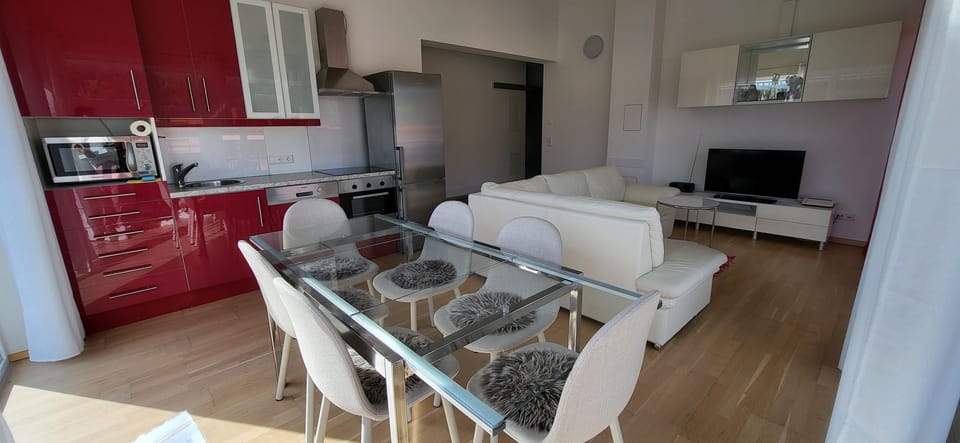 Kitchen and dining area