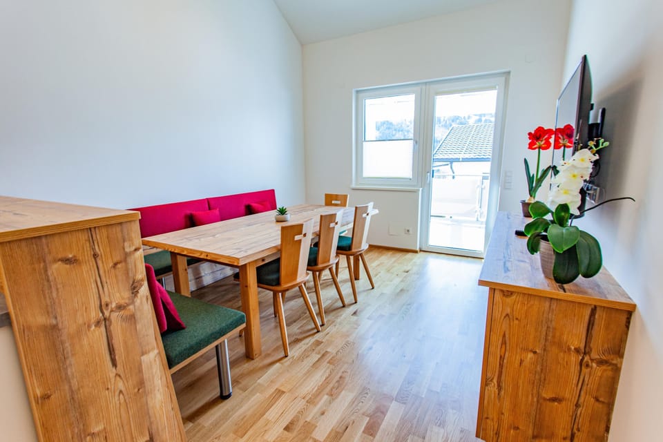 dining area with balcony