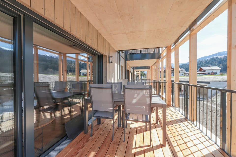 Balcony with seating
