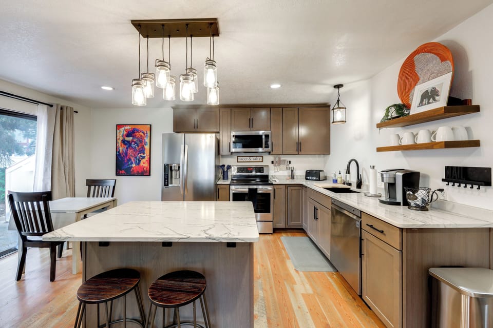 Eat-In Kitchen | Dining + Breakfast Bar