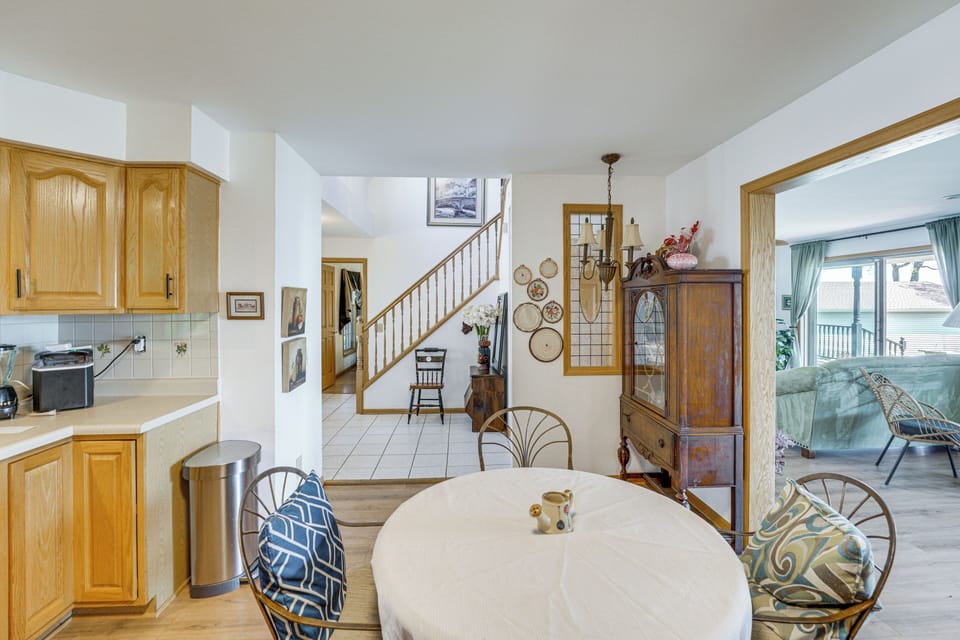 Breakfast Nook | 1st Floor