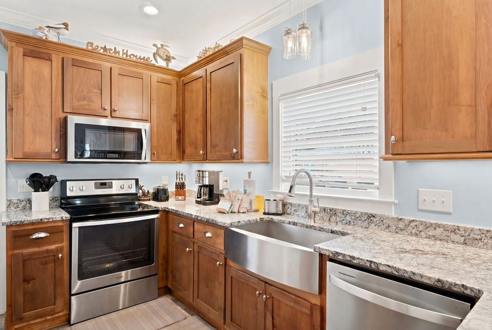 Updated Appliances & Large Farmhouse Sink