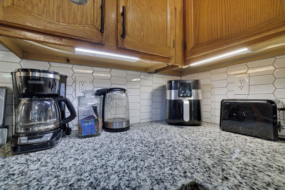 Toaster. Air fryer. Hot Water machine. Coffee machine. 