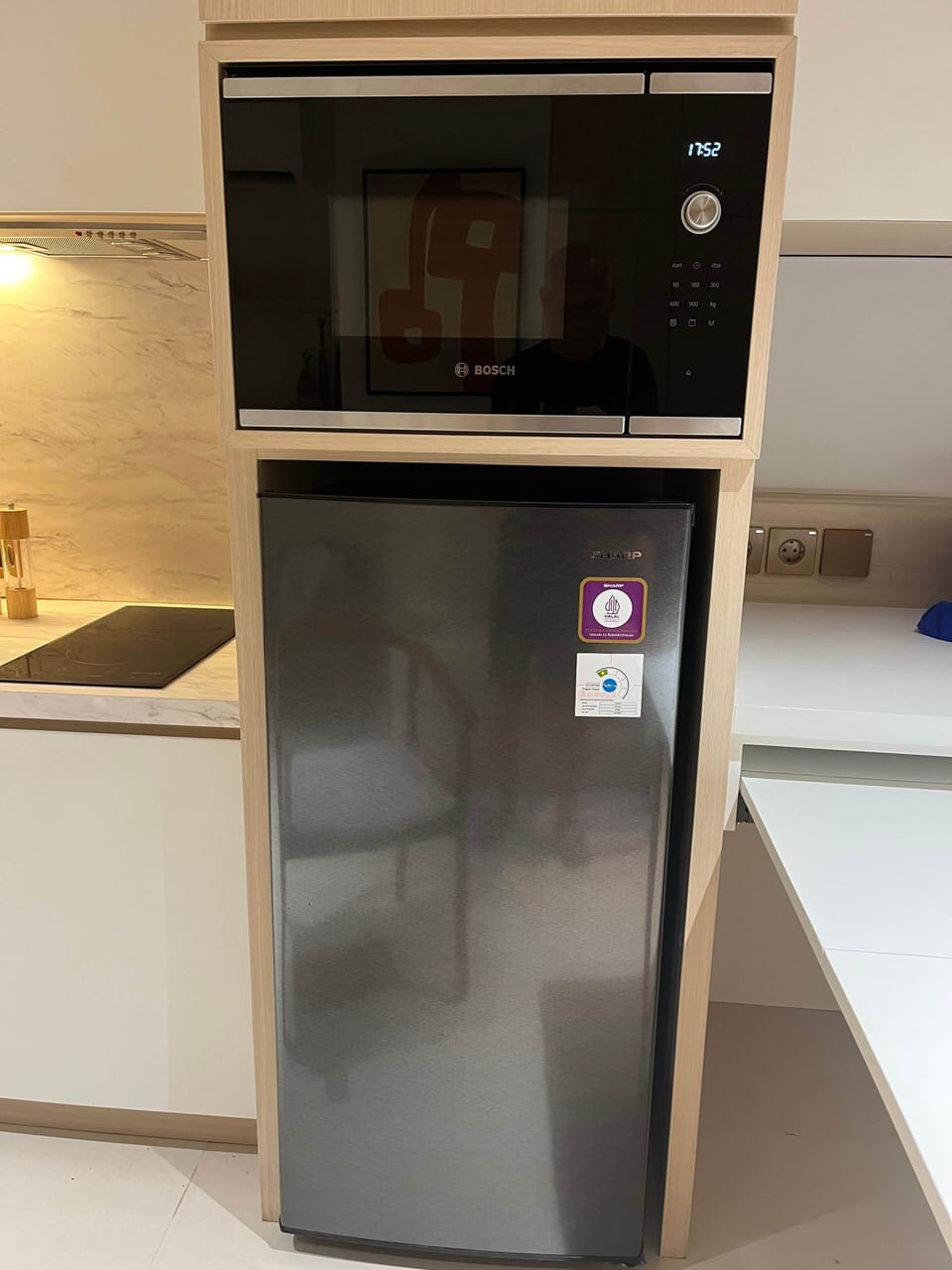 Microwave & Refrigerator