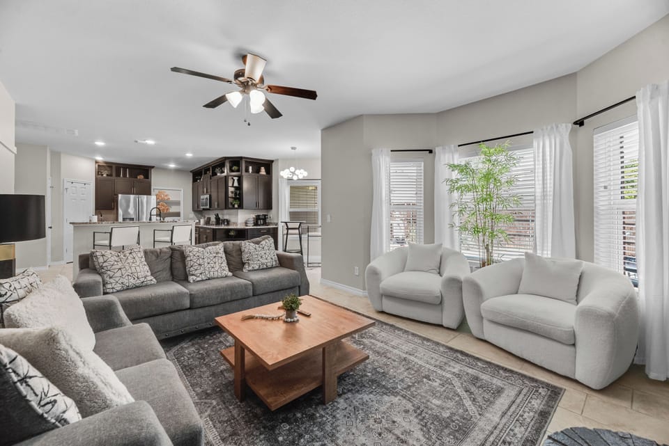 Living Space
Gather in a bright, open-concept living space with oversized seating, abundant natural light, and room for the whole group to relax, reconnect, and make memories together.