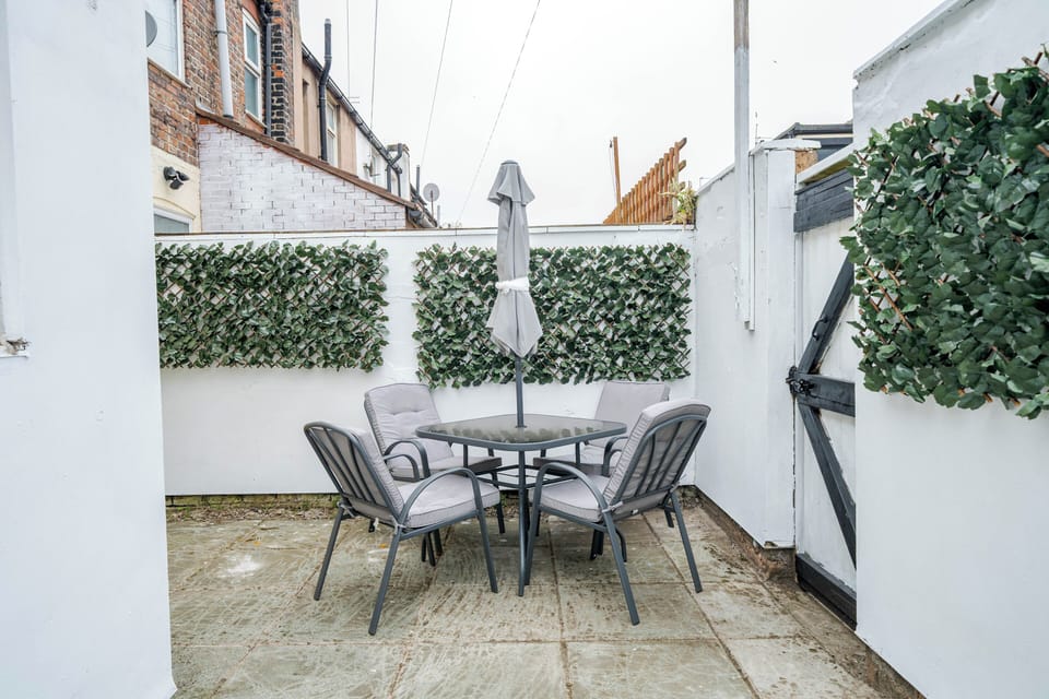 Comfortable seated back garden