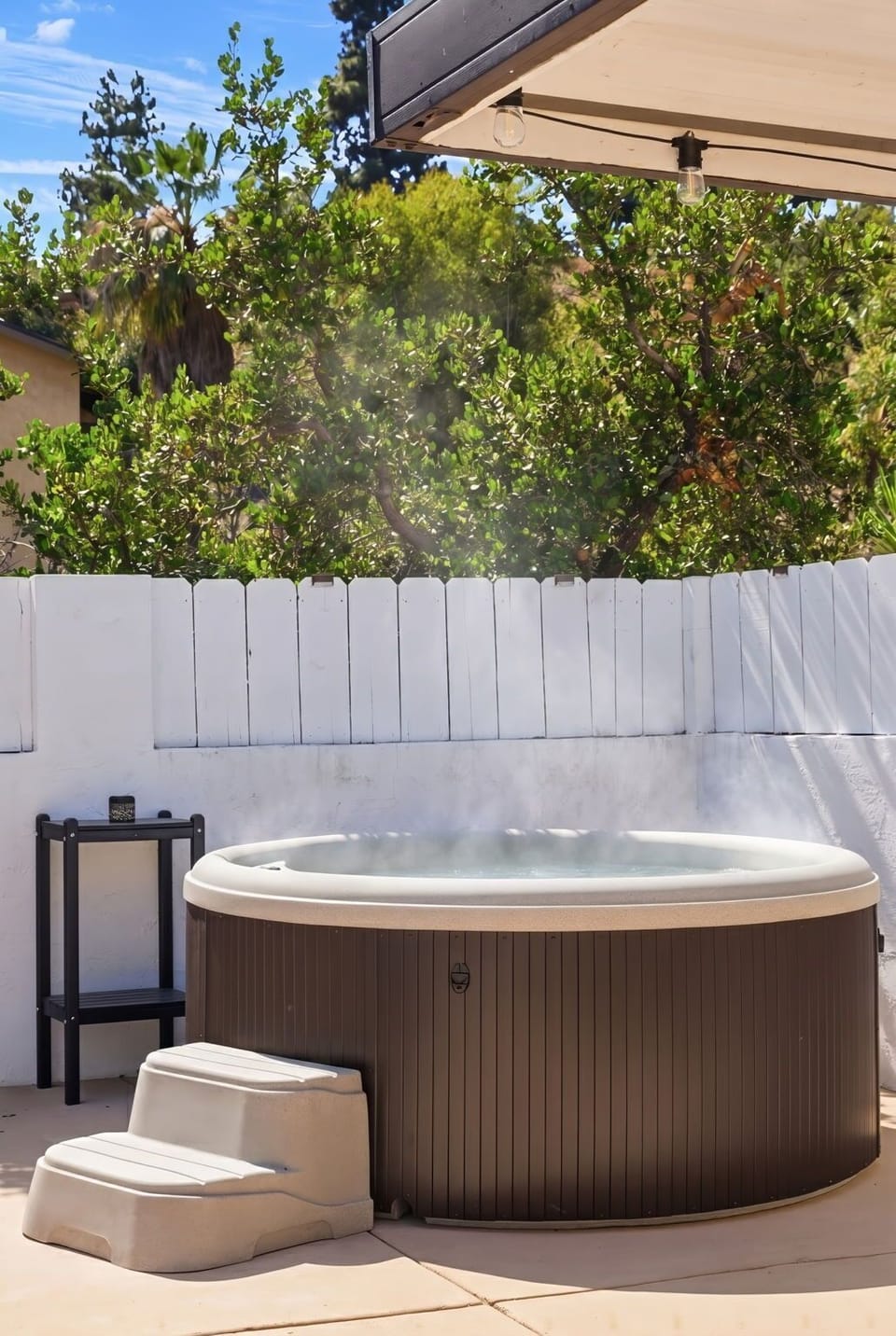 Outdoor spa tub