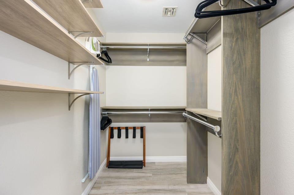 Full bathroom 2