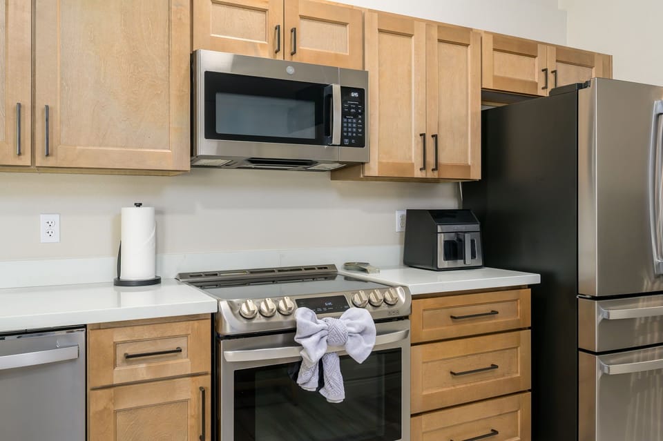 Full kitchen