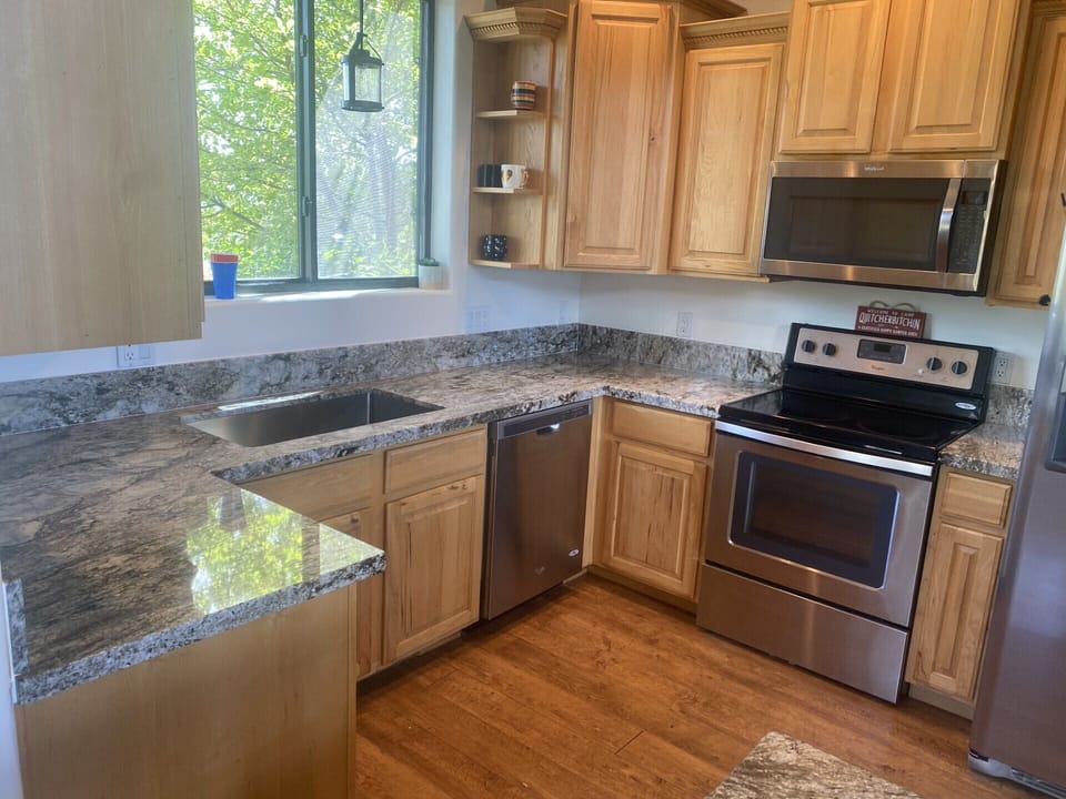 Full Kitchen w/
Breville Espresso Maker, Keurig Coffee Maker,  GE Nugget Ice
